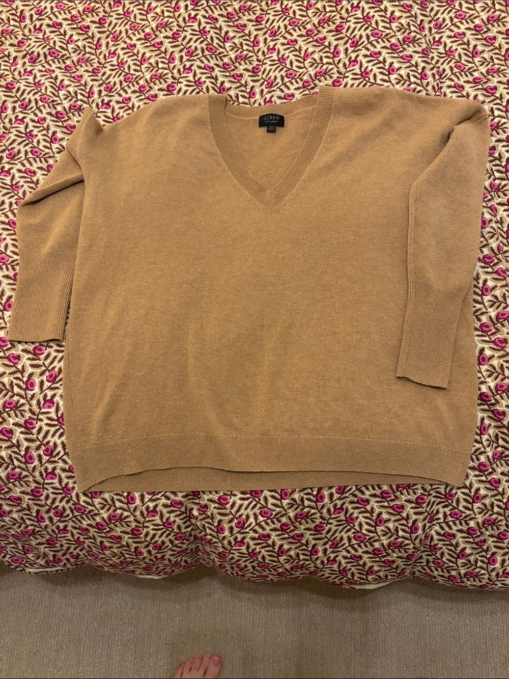 J Crew V-Neck Cashmere Sweater size XS